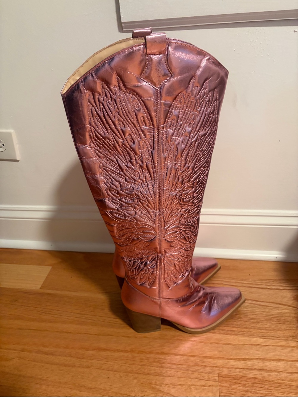 Brand New Nasty Gal Metallic Pink Knee-High Western Boots SZ 10 - Picture 2 of 4